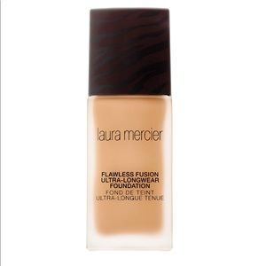 Laura Mercier Foundation in 2N2 Linen